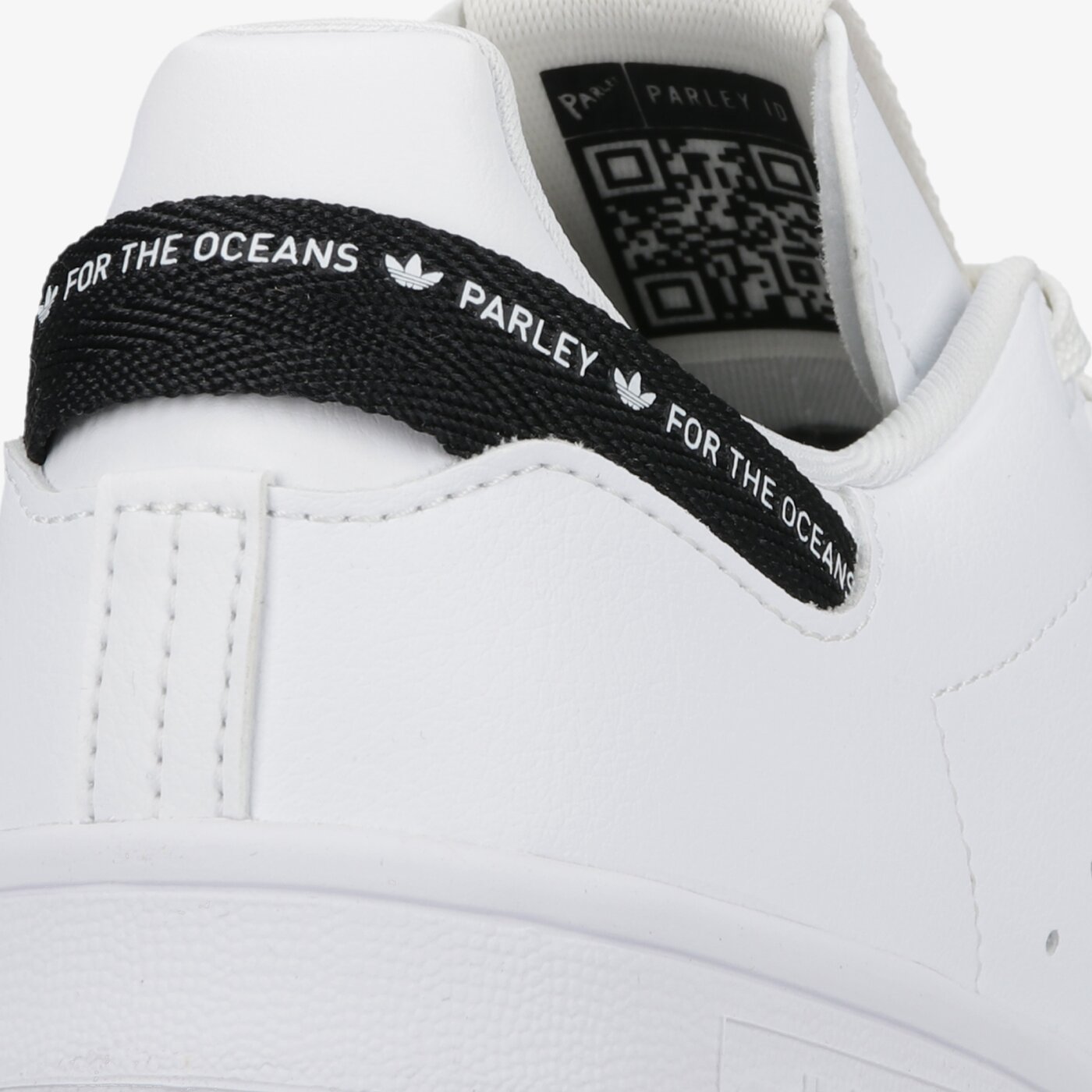 Дамски маратонки ADIDAS STAN SMITH  gv7608 цвят бял