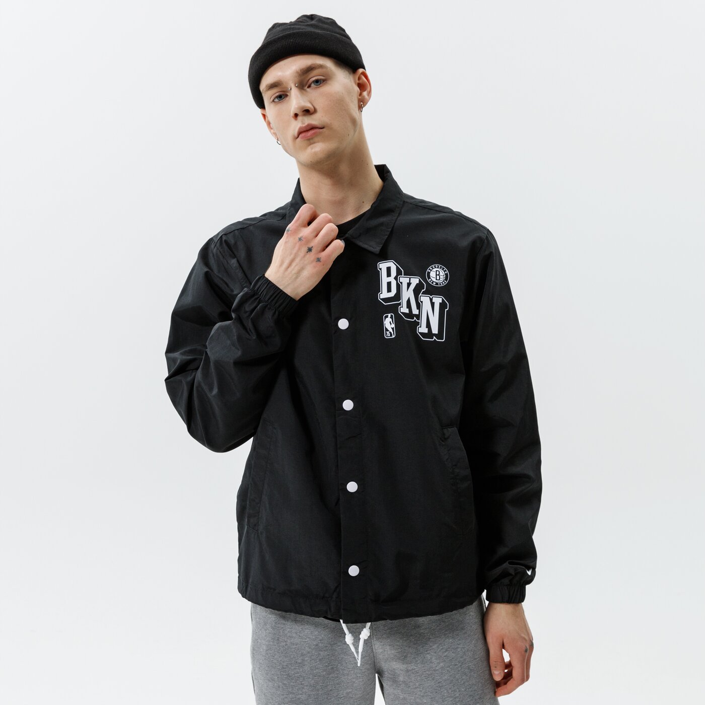 Мъжко преходно яке NIKE ЯКЕ BKN M NK JKT COACHES CTS 75 NBA db1429-010 цвят черен