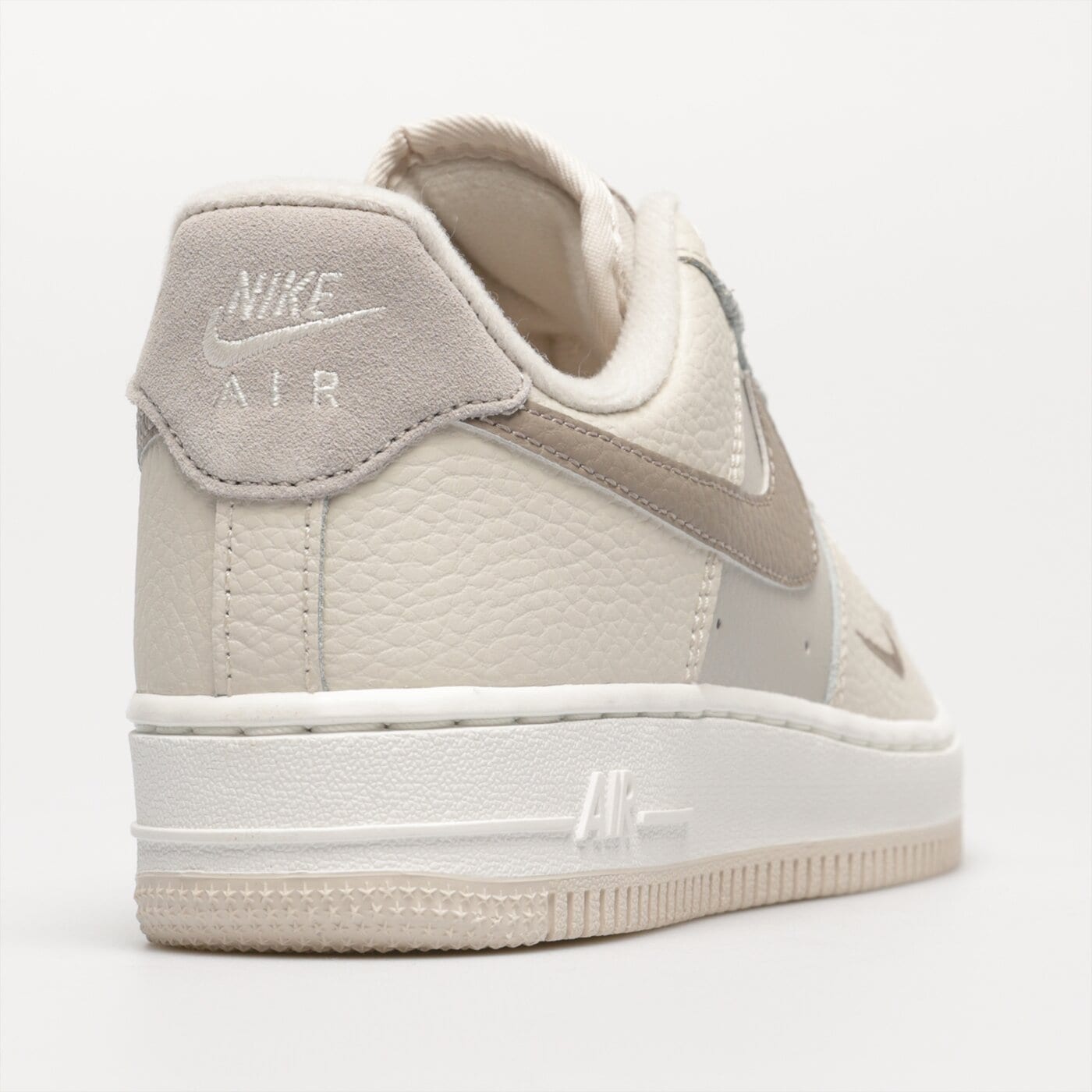 Дамски маратонки NIKE W AIR FORCE 1 LO '07 JDHO  fb8483-100 цвят бежов