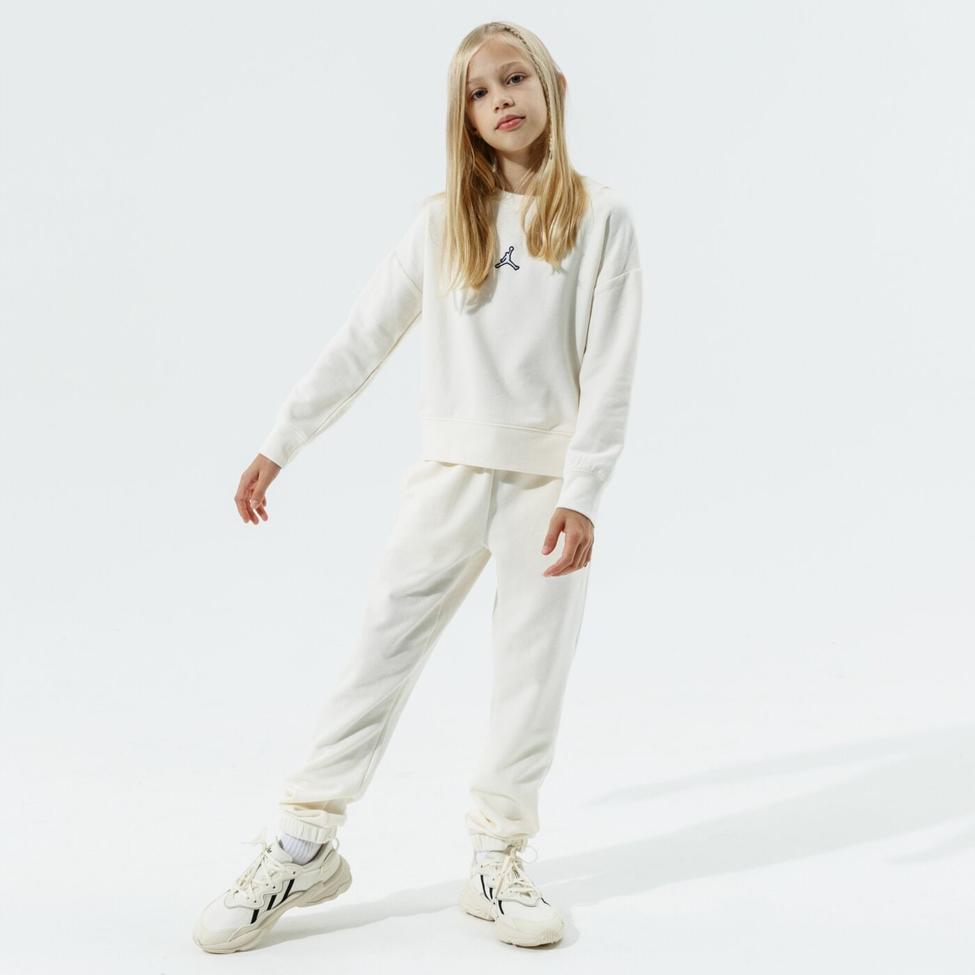Детски суичър JORDAN СУИТЧЪР JORDAN ESSENTIALS CREW GIRL 45a859-w5t цвят бежов