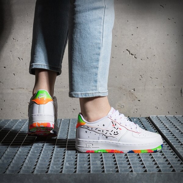Детски маратонки NIKE AIR FORCE 1 LV8 (GS) dv1366-111 цвят бял