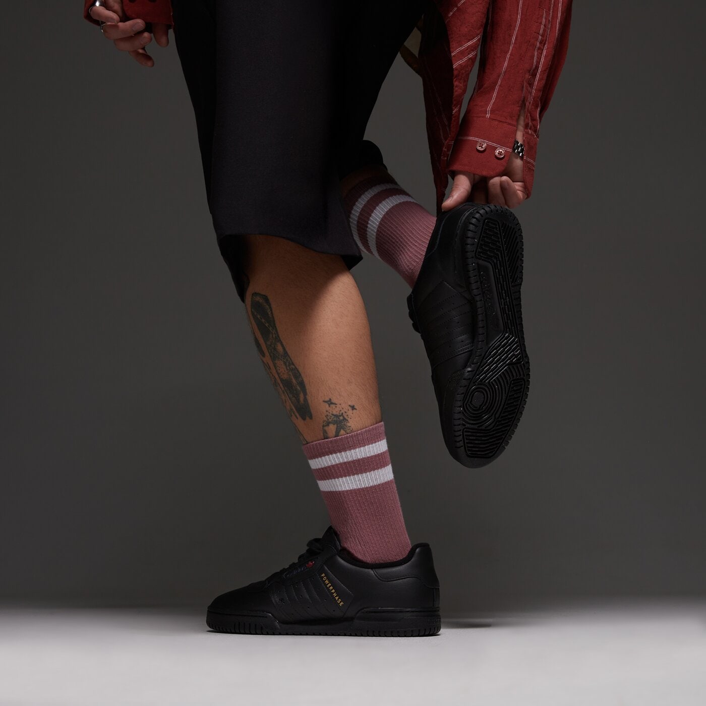 Мъжки маратонки ADIDAS POWERPHASE jh5482 цвят черен