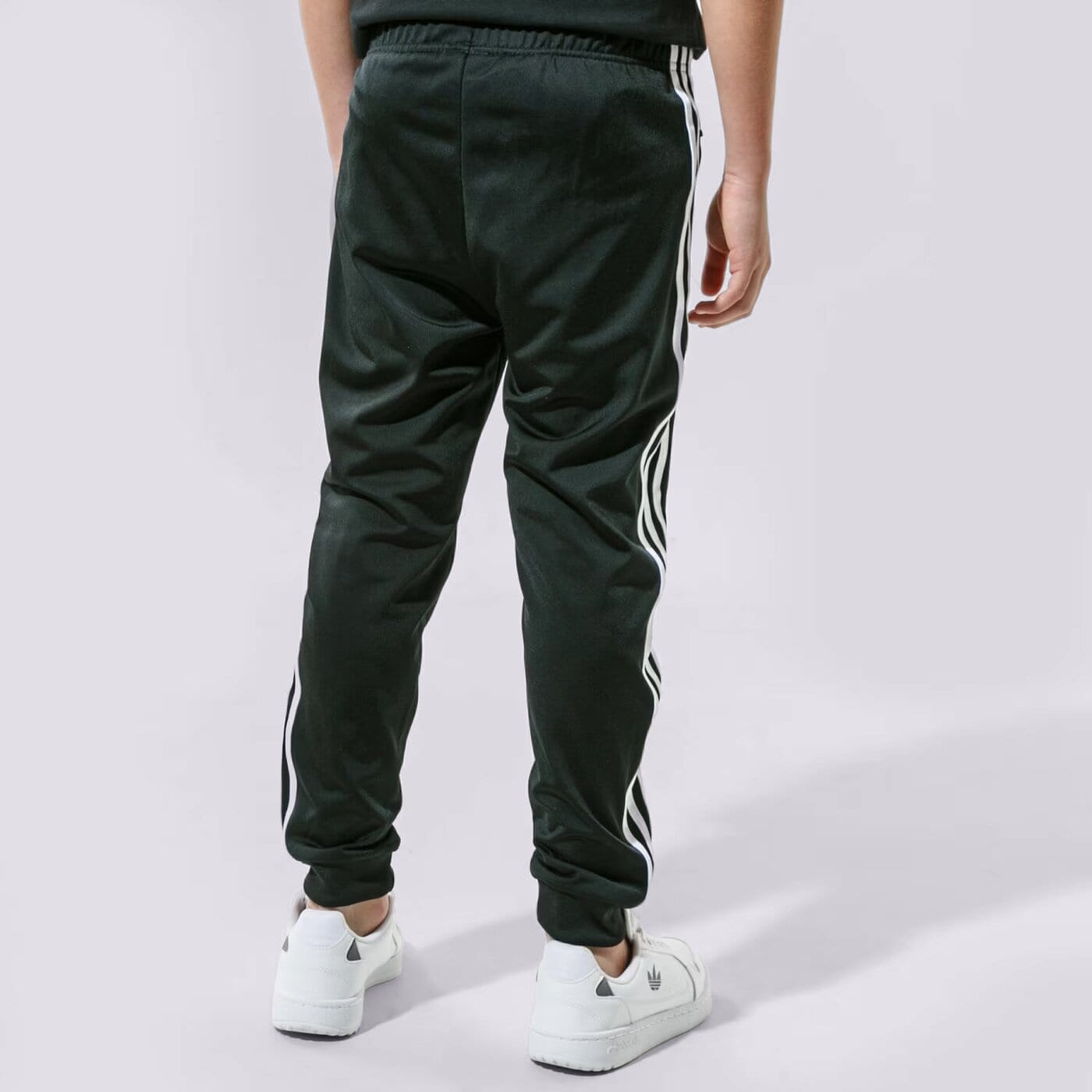 Детски панталони ADIDAS ПАНТАЛОНИ SST TRACK PANTS B gn8453 цвят черен