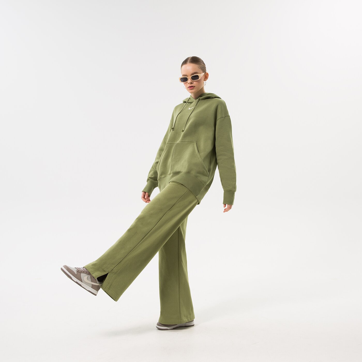 Дамски суичър NIKE СУИТЧЪР С КАЧУЛКА W NSW PHNX FLC OS PO HOODIE dq5860-334 цвят зелен