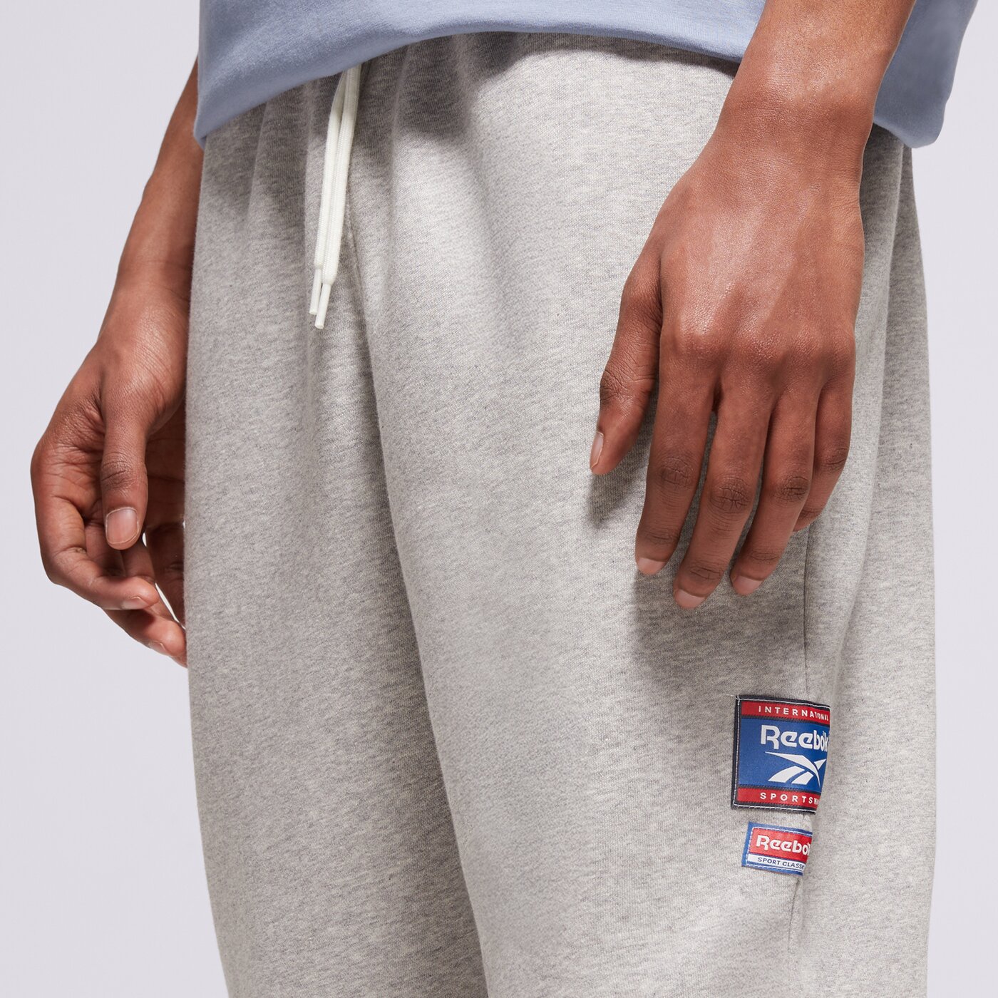 Мъжки панталони REEBOK ПАНТАЛОНИ RI BADGE 100205445 цвят сив