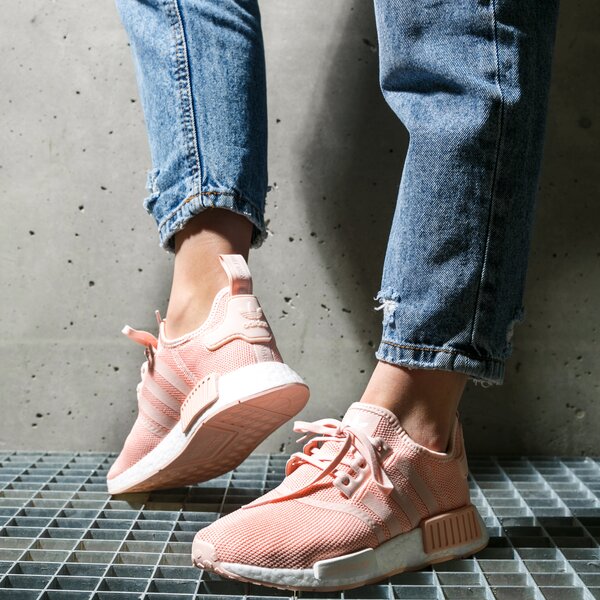 Детски маратонки ADIDAS NMD_R1 J ee6682 цвят розов