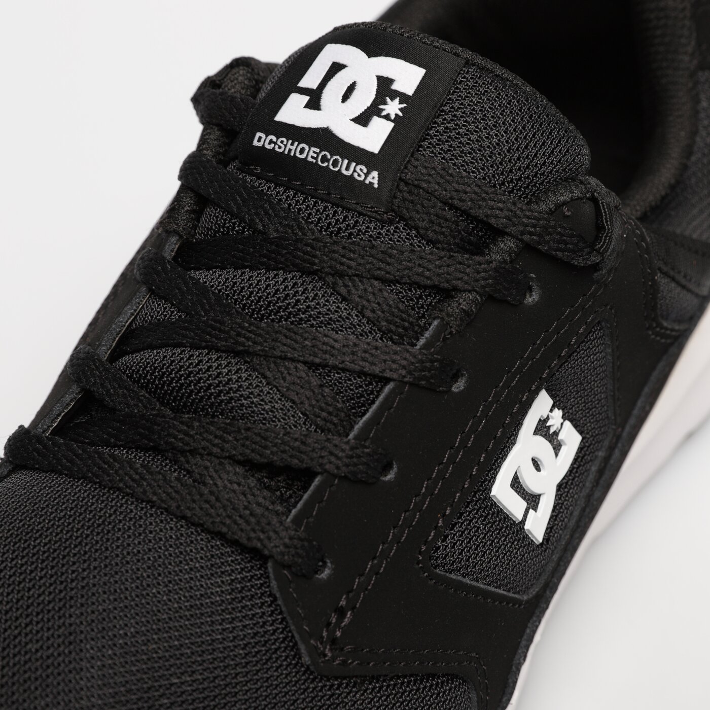 Мъжки маратонки DC SKYLINE adys400066bkw цвят черен