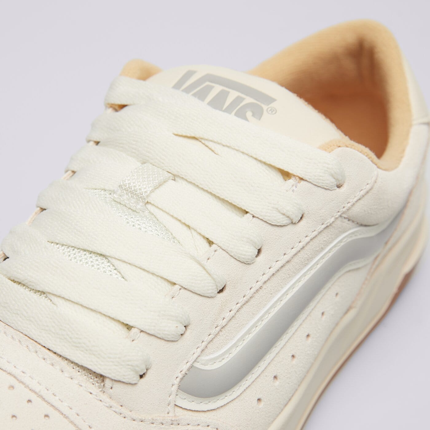 Дамски маратонки VANS HYLANE vn000d1jovm1 цвят бежов