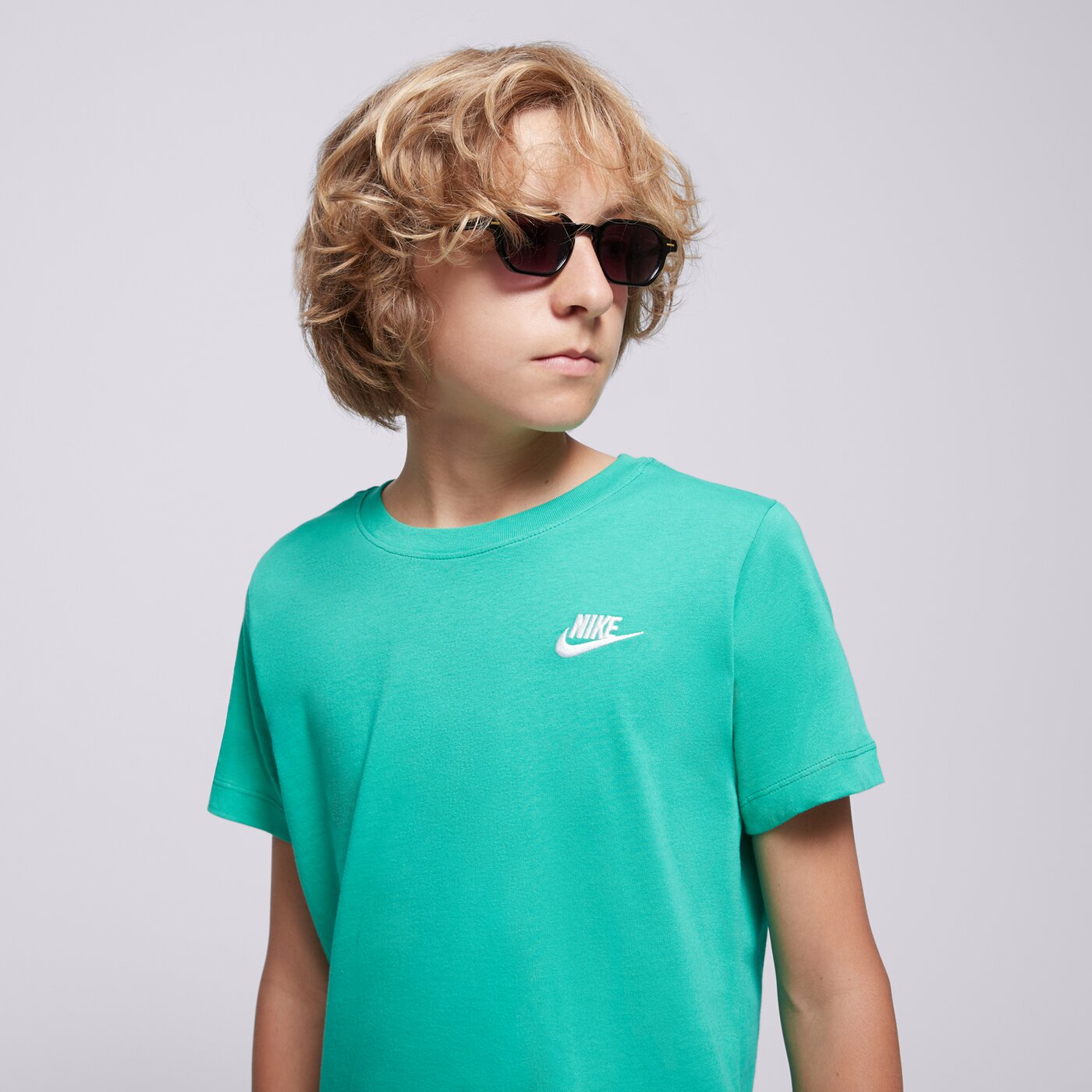 Детска тениска NIKE ТЕНИСКА K NSW TEE EMB FUTURA LBR BOY fz5177-324 цвят зелен