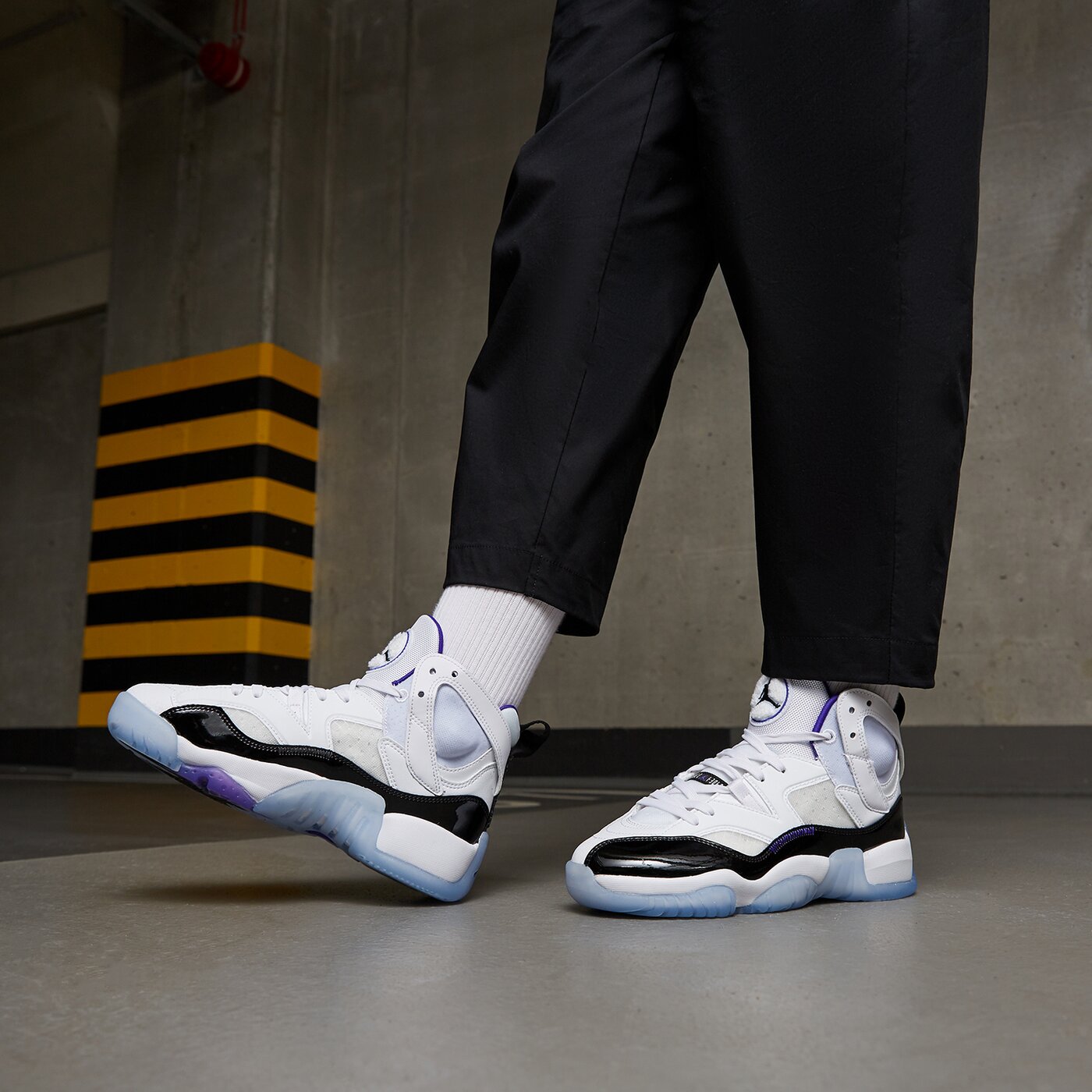 Детски маратонки JORDAN JUMPMAN TWO TREY (GS)  dq8431-100 цвят бял