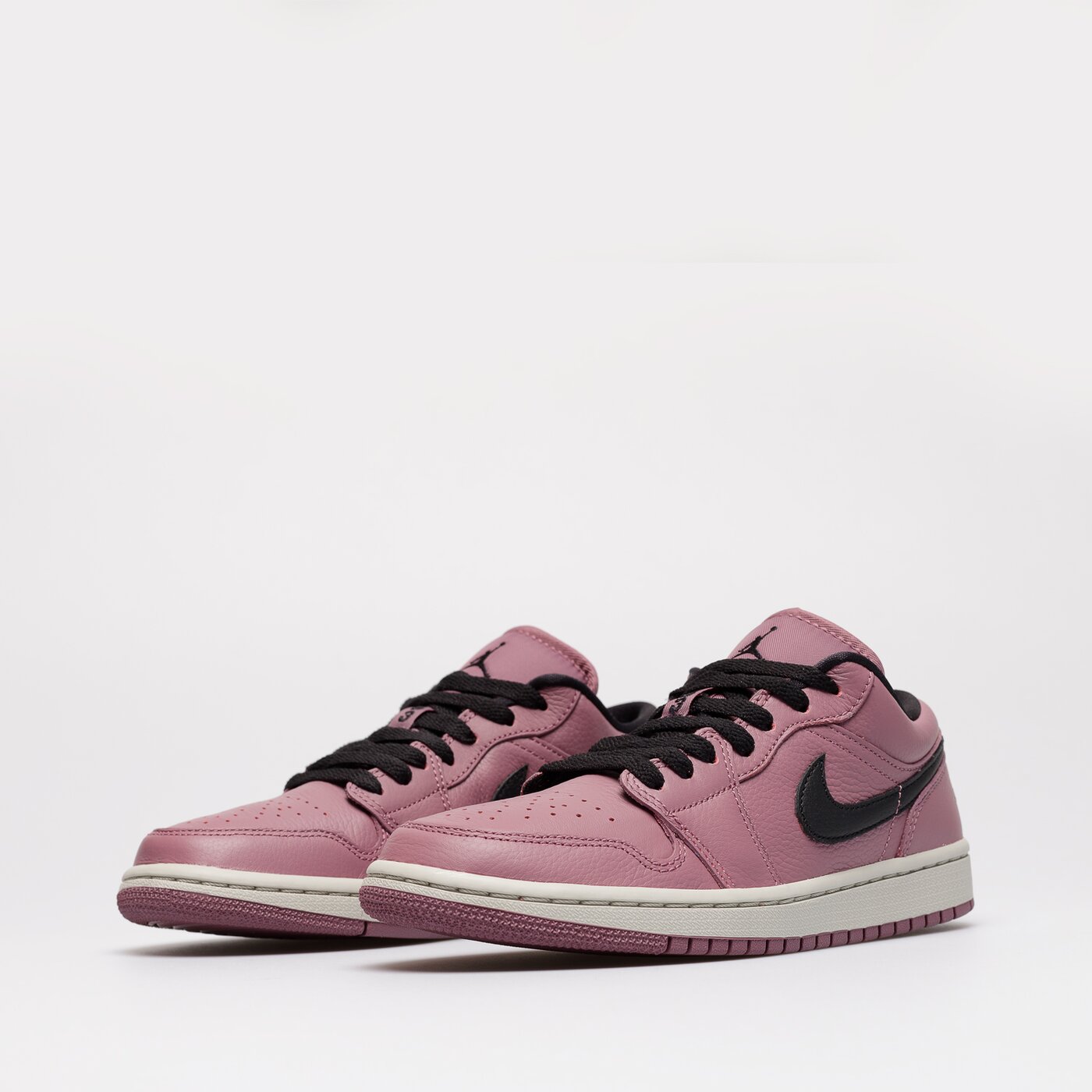 Дамски маратонки AIR JORDAN 1 LOW SE  dc7268-500 цвят виолетов