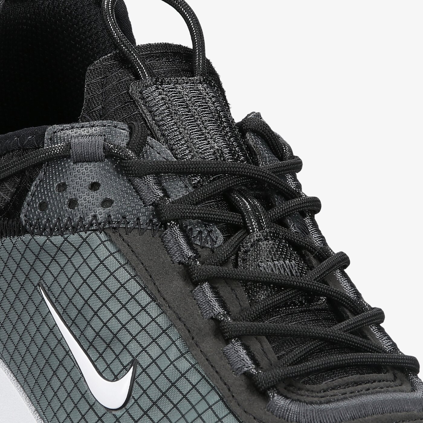 Мъжки маратонки NIKE REACT LIVE cv1772-003 цвят черен