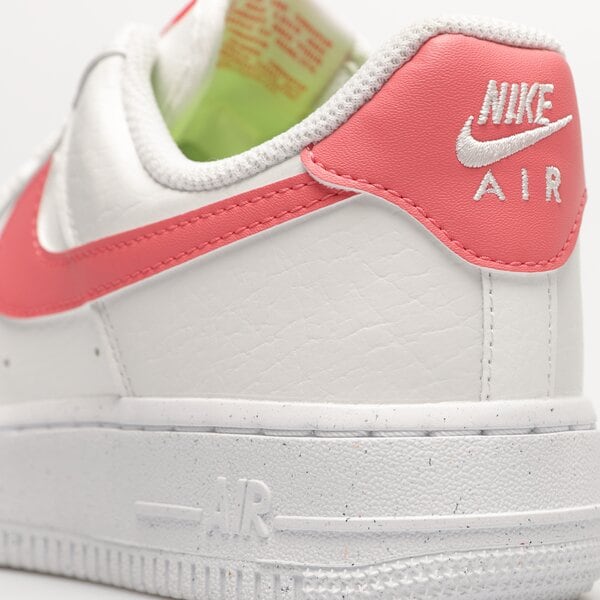 Дамски маратонки NIKE AIR FORCE 1 '07 SE dv3808-100 цвят бял