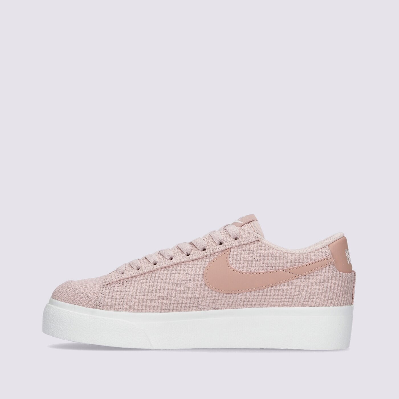 Дамски маратонки NIKE W BLAZER LOW PLATFORM ESS  dn0744-600 цвят розов