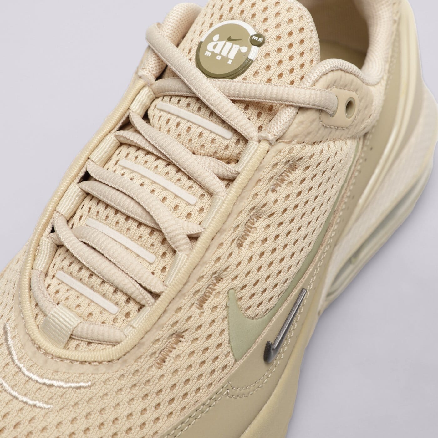 Дамски маратонки NIKE AIR MAX PULSE fd6409-201 цвят кафяв