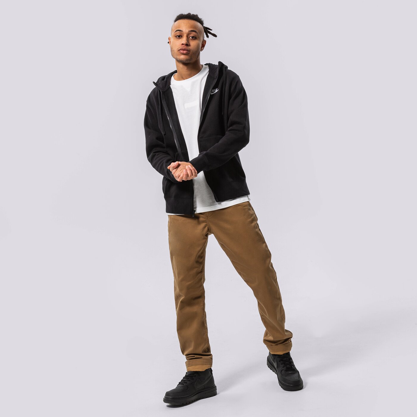 Мъжки суичър NIKE СУИТЧЪР С ЦИП SPORTSWEAR CLUB FLEECE  bv2645-010 цвят черен