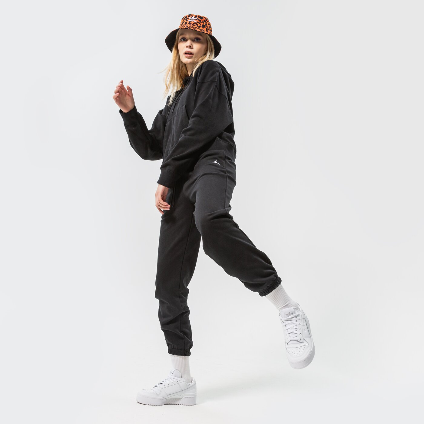 Дамски суичър JORDAN СУИТЧЪР С КАЧУЛКА W J ESSEN FLC HOODIE CORE dn4570-010 цвят черен