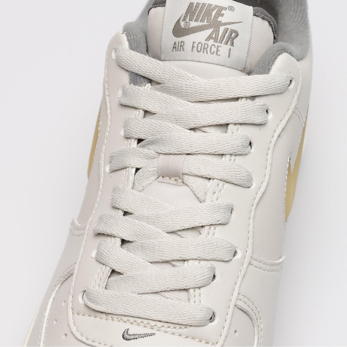 Мъжки маратонки NIKE AIR FORCE 1 '07 LX dc8894-001 цвят сив