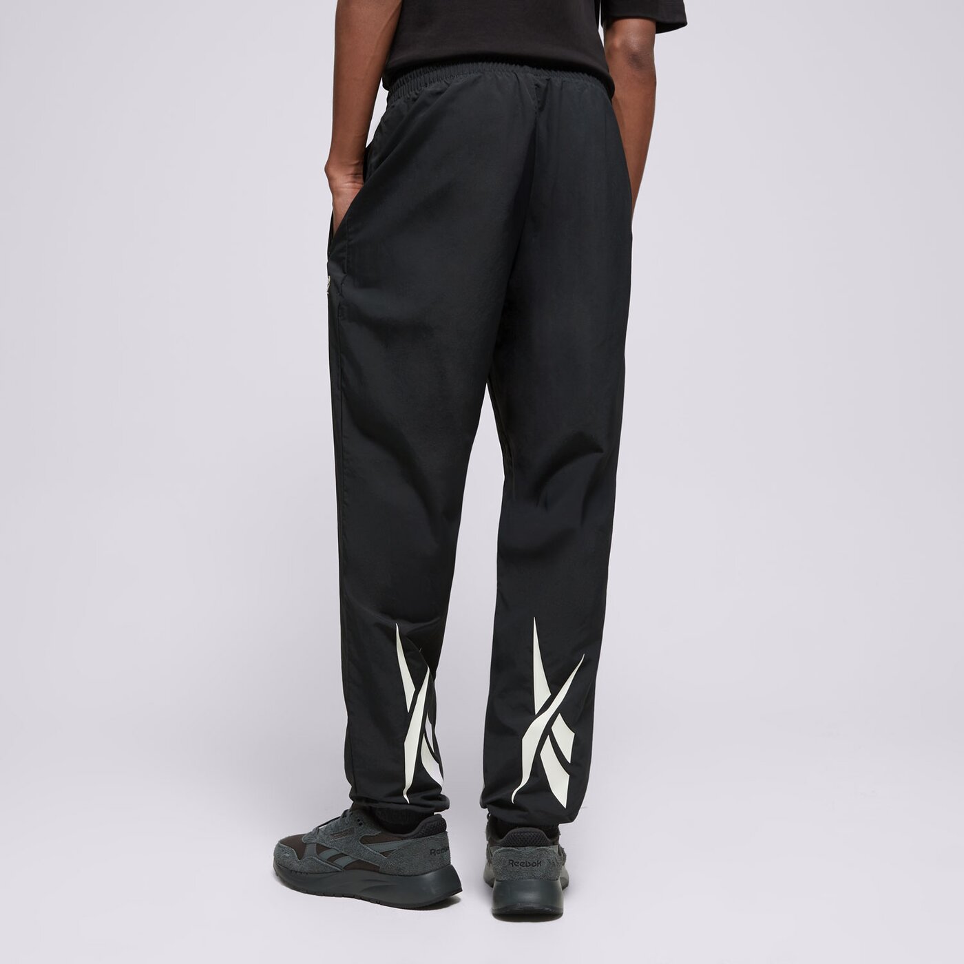 Мъжки панталони REEBOK ПАНТАЛОНИ CL F FR TRACKPANT 100022966 цвят черен