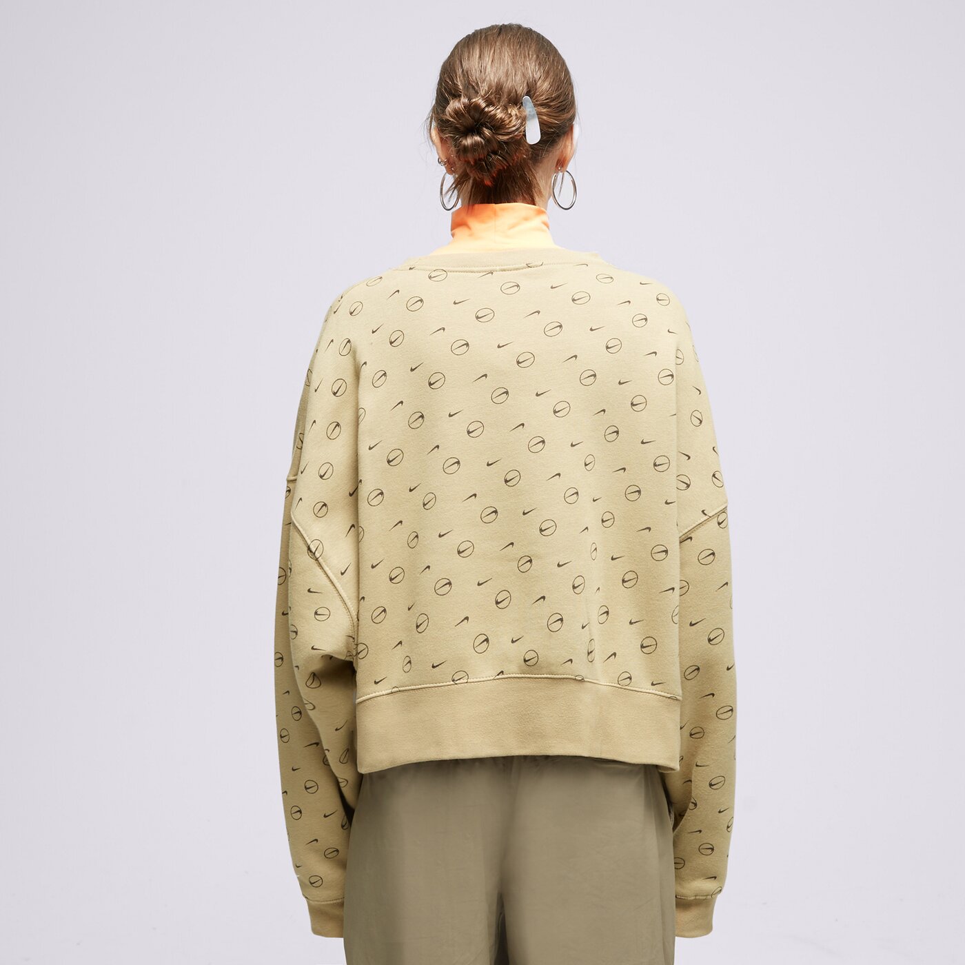 Дамски суичър NIKE СУИТЧЪР DD9689 dd9689-297 цвят бежов