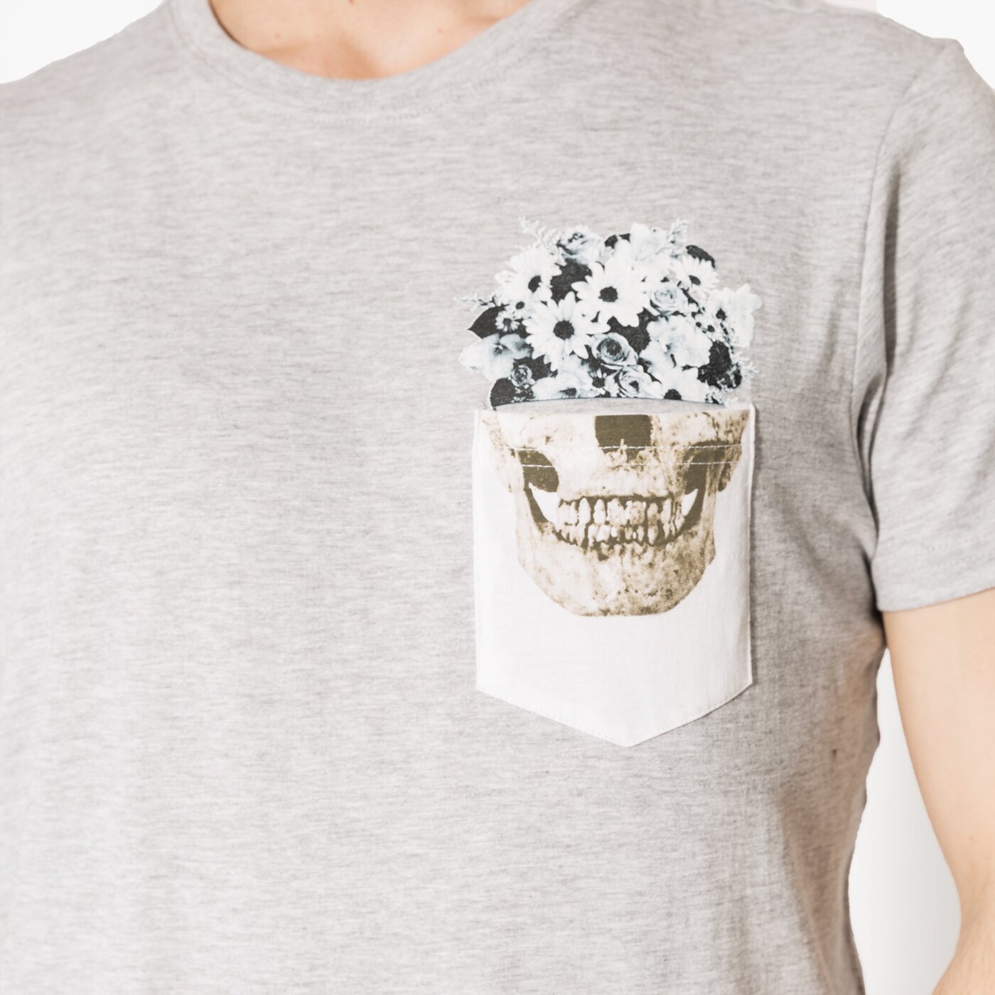 Мъжка тениска CONFRONT ТЕНИСКА SS SKULL cf17tsm62001 цвят сив