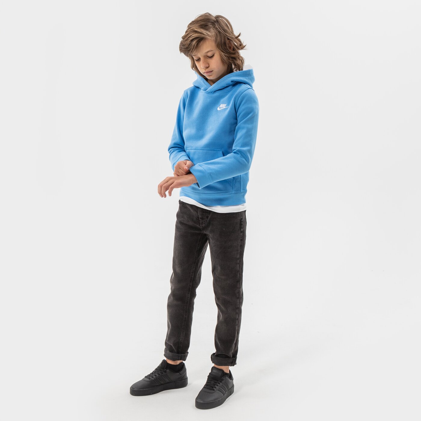 Детски суичър NIKE SPORTSWEAR CLUB PULLOVER HOODIE JUNIOR BOY bv3757-412 цвят син