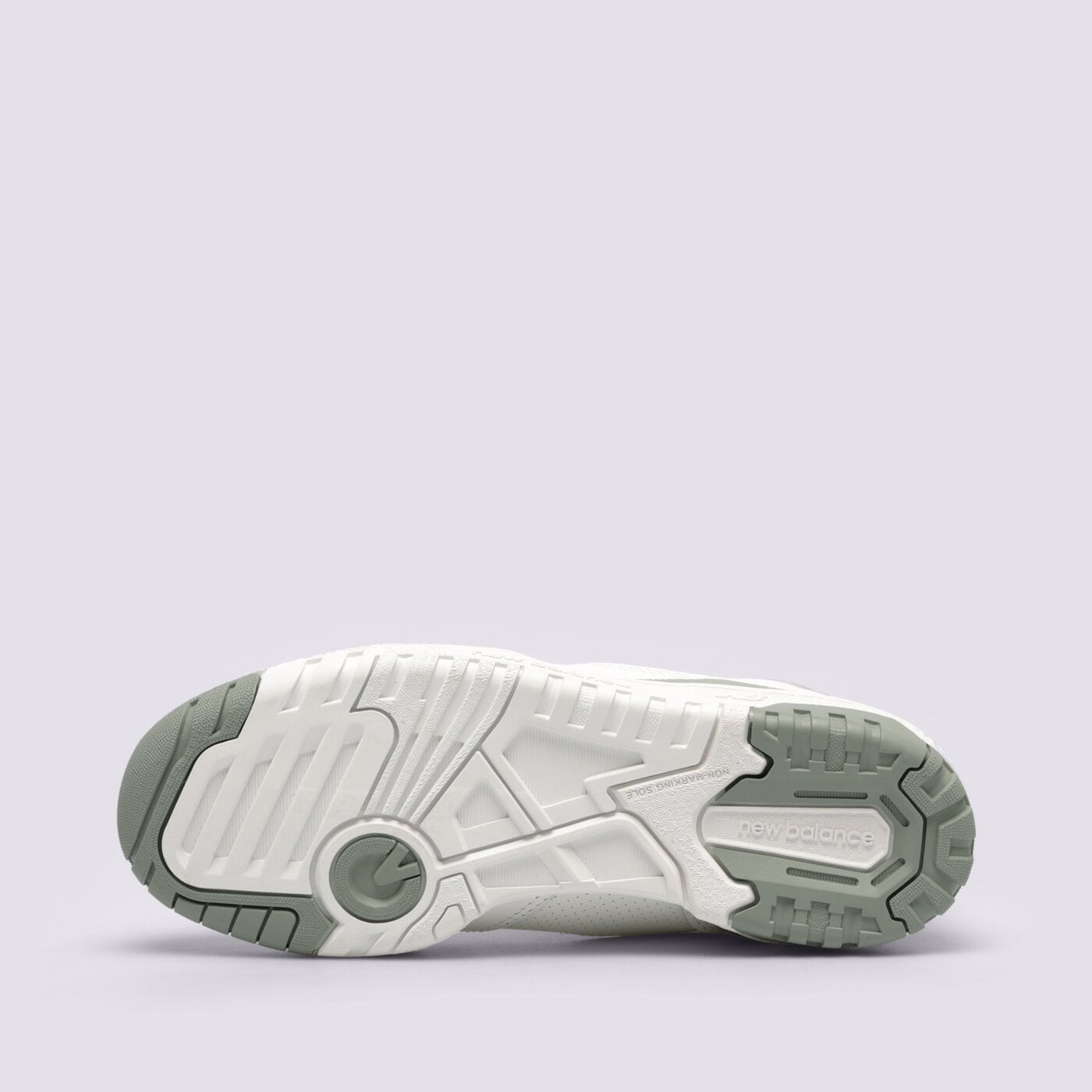 Дамски маратонки NEW BALANCE 550  bbw550bg цвят бял