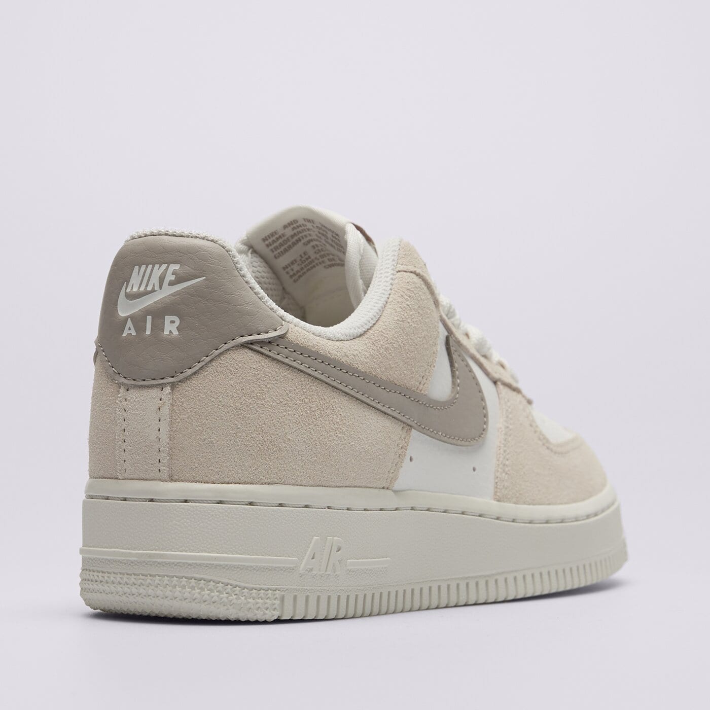 Дамски маратонки NIKE W AIR FORCE 1 LO SR ii7650-121 цвят бежов
