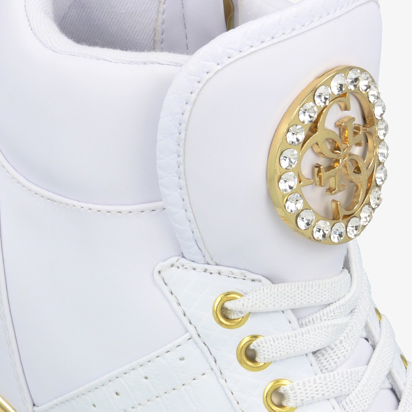 Дамски маратонки GUESS FREETA fl5freele12white цвят бял