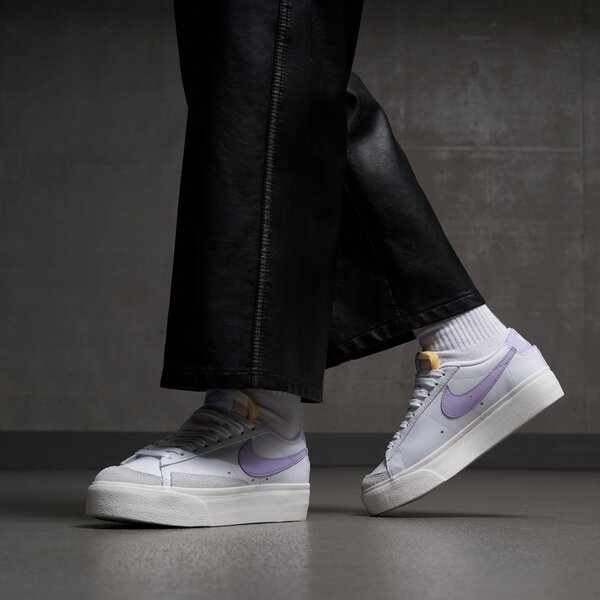 Дамски маратонки NIKE BLAZER LOW PLATFORM dj0292-114 цвят бял