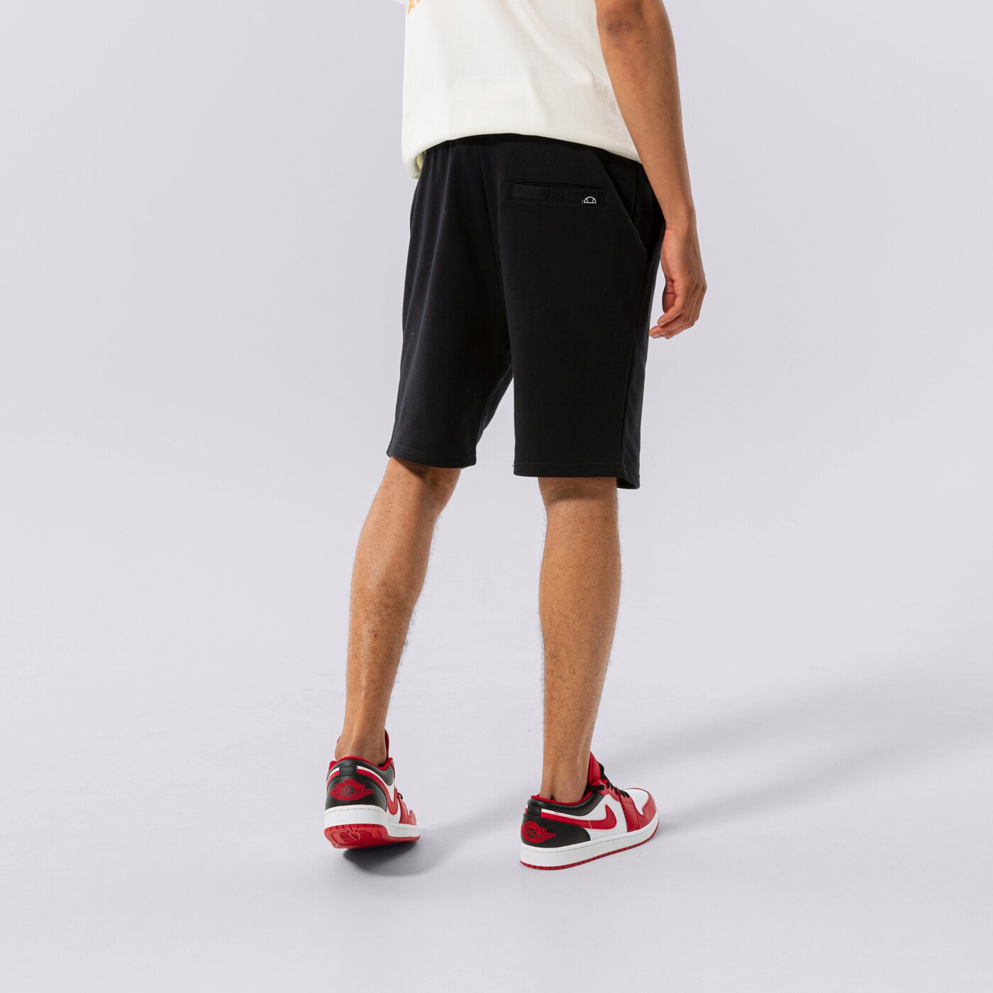 Мъжки къси панталони ELLESSE ШОРТИ ALLED SHORT BLACK smg17112011 цвят черен