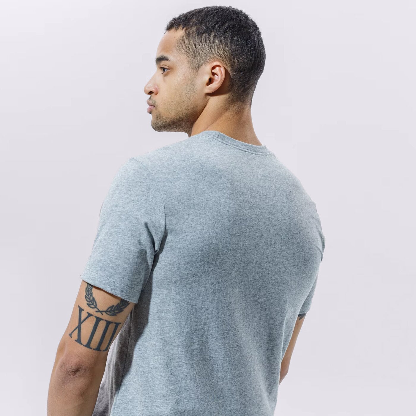 Мъжка тениска NIKE ТЕНИСКА SPORTSWEAR CLUB ar4997-064 цвят сив