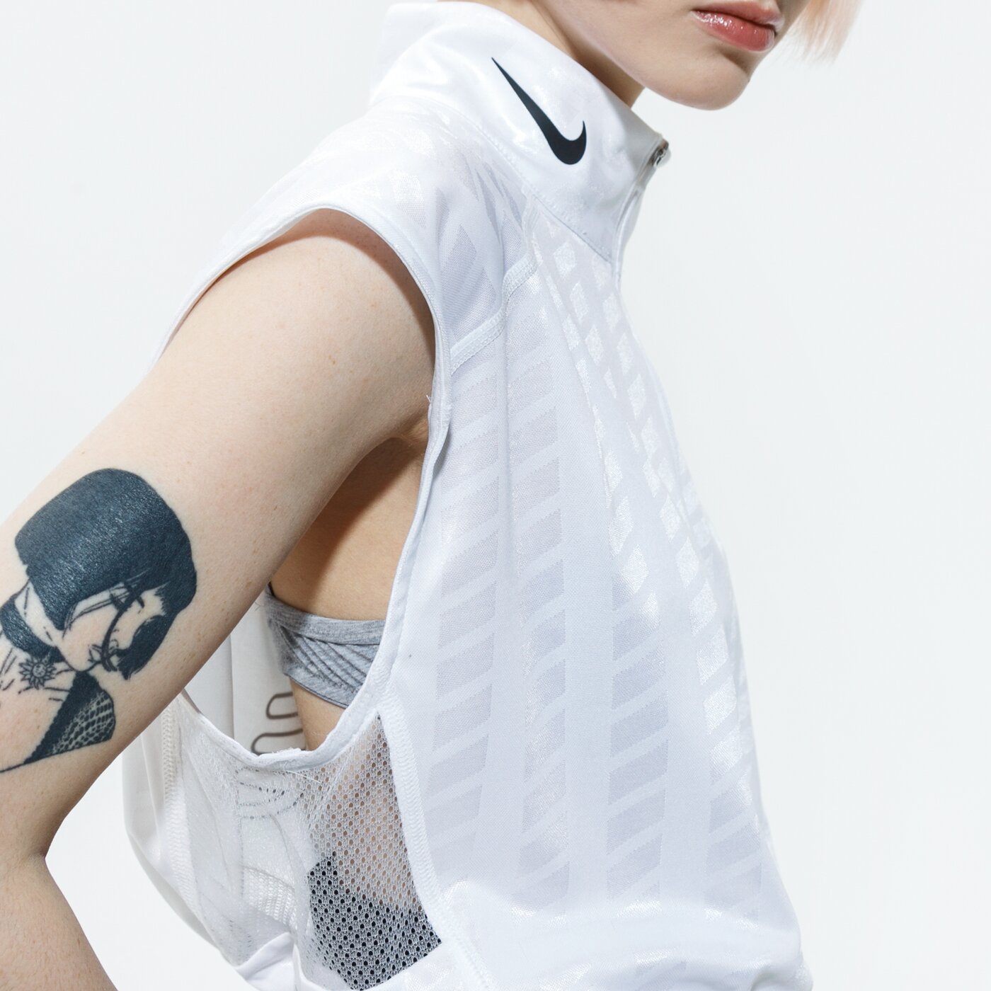 Дамска тениска NIKE ТЕНИСКА SPORTSWEAR cz8288-100 цвят бял