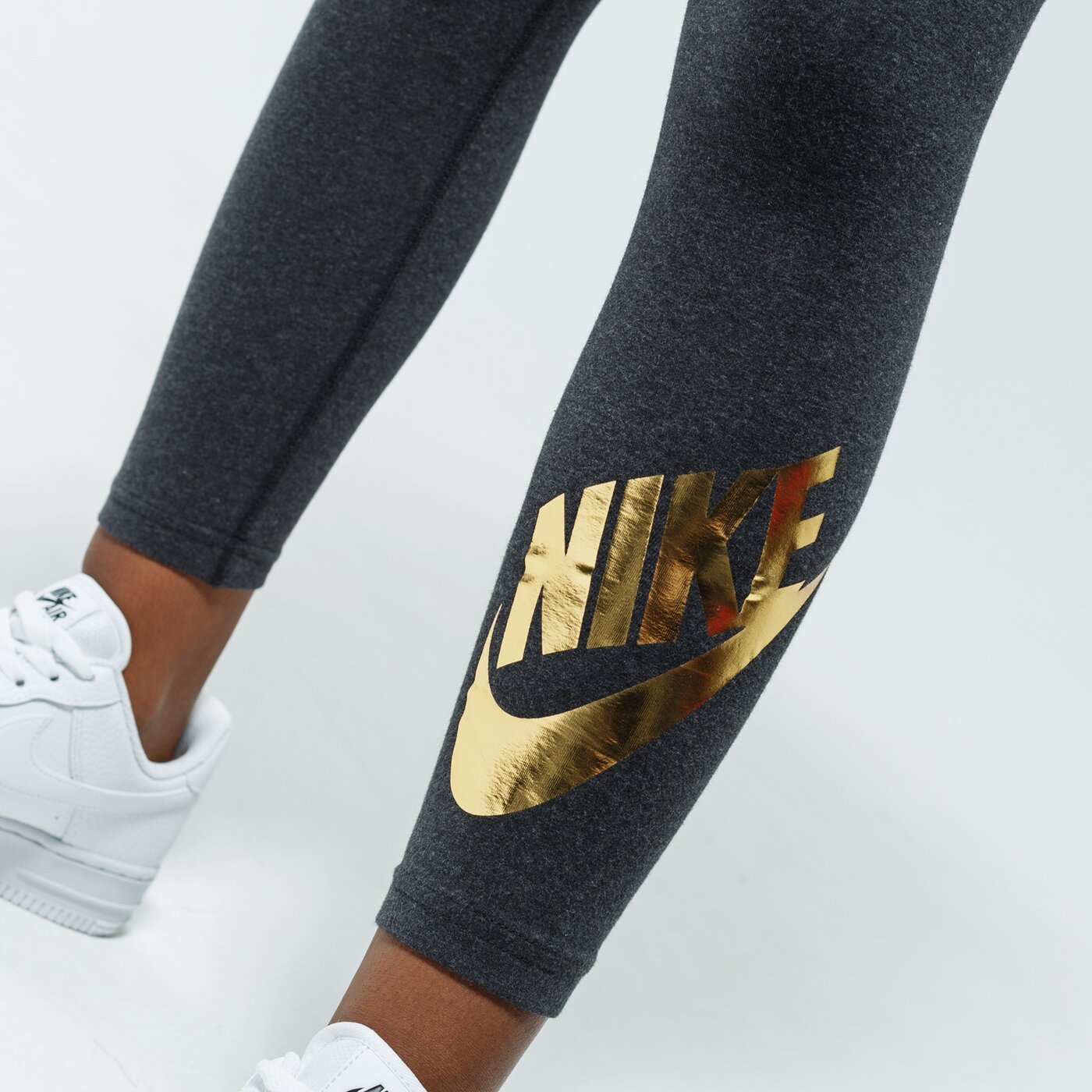 Детски панталони NIKE КЛИН SPORTSWEAR db2824-032 цвят черен