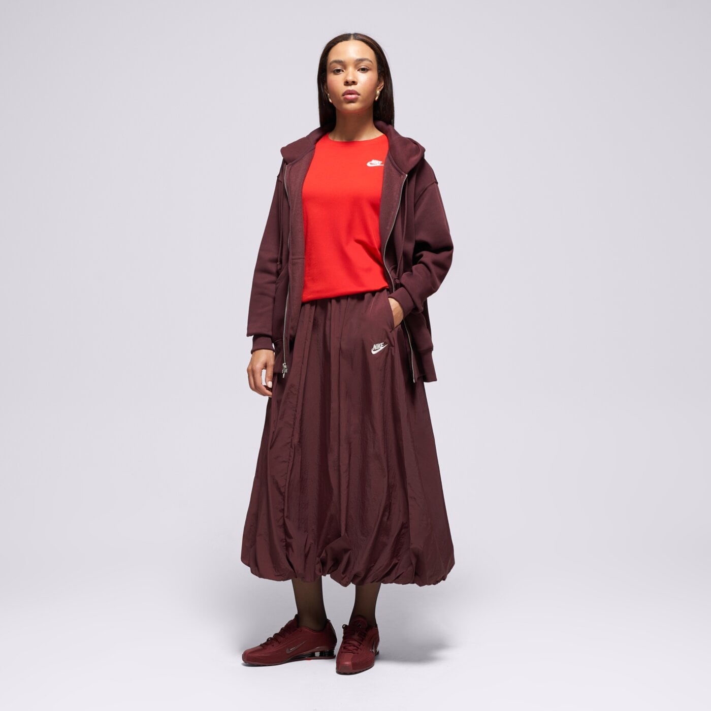 Дамска тениска NIKE ТЕНИСКА W NSW CLUB SS TEE dx7902-657 цвят червен