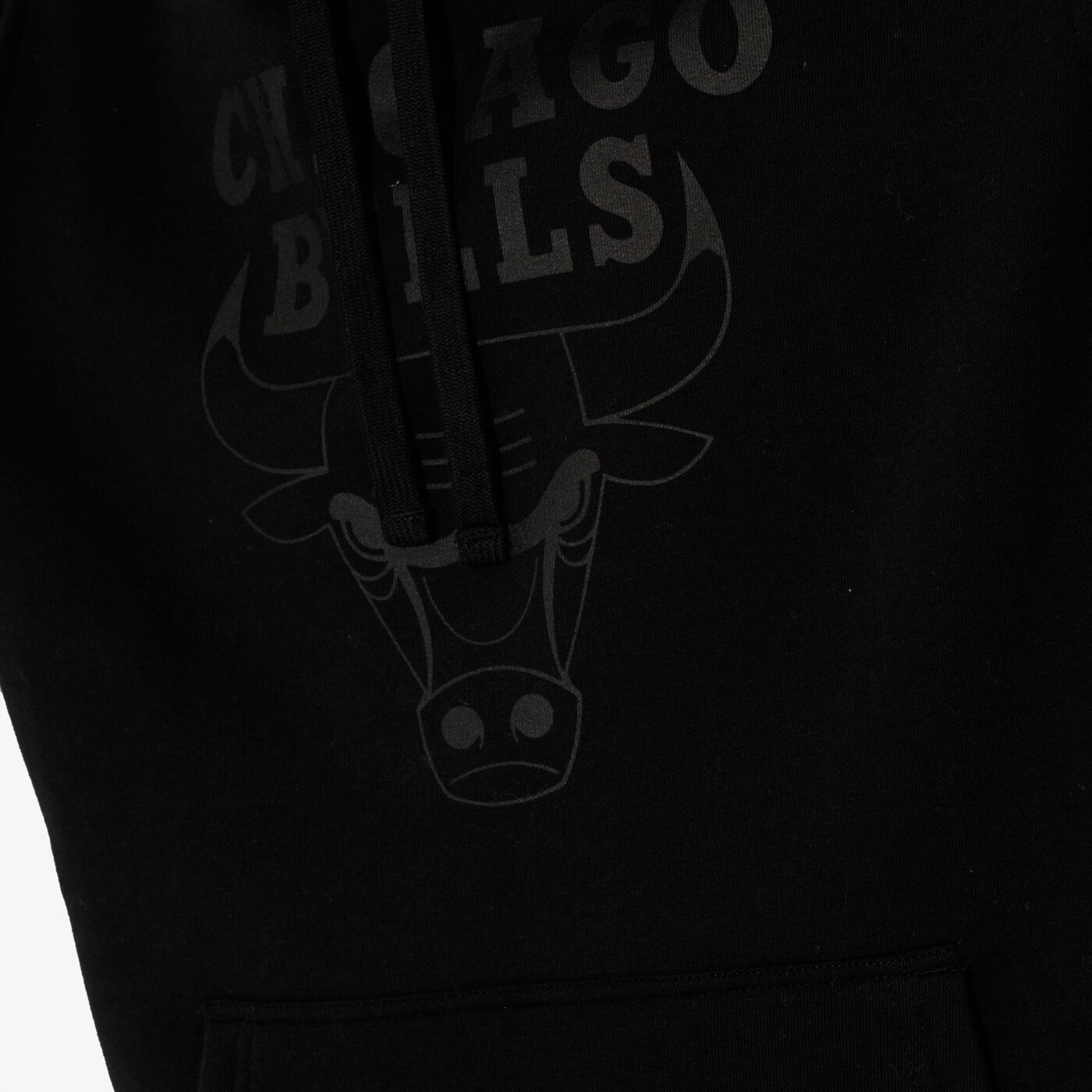 Мъжки суичър NEW ERA СУИТЧЪР TEAM LOGO CHICAGO BULLS CHICAGO BULLS BLKBLK 11546180 цвят черен