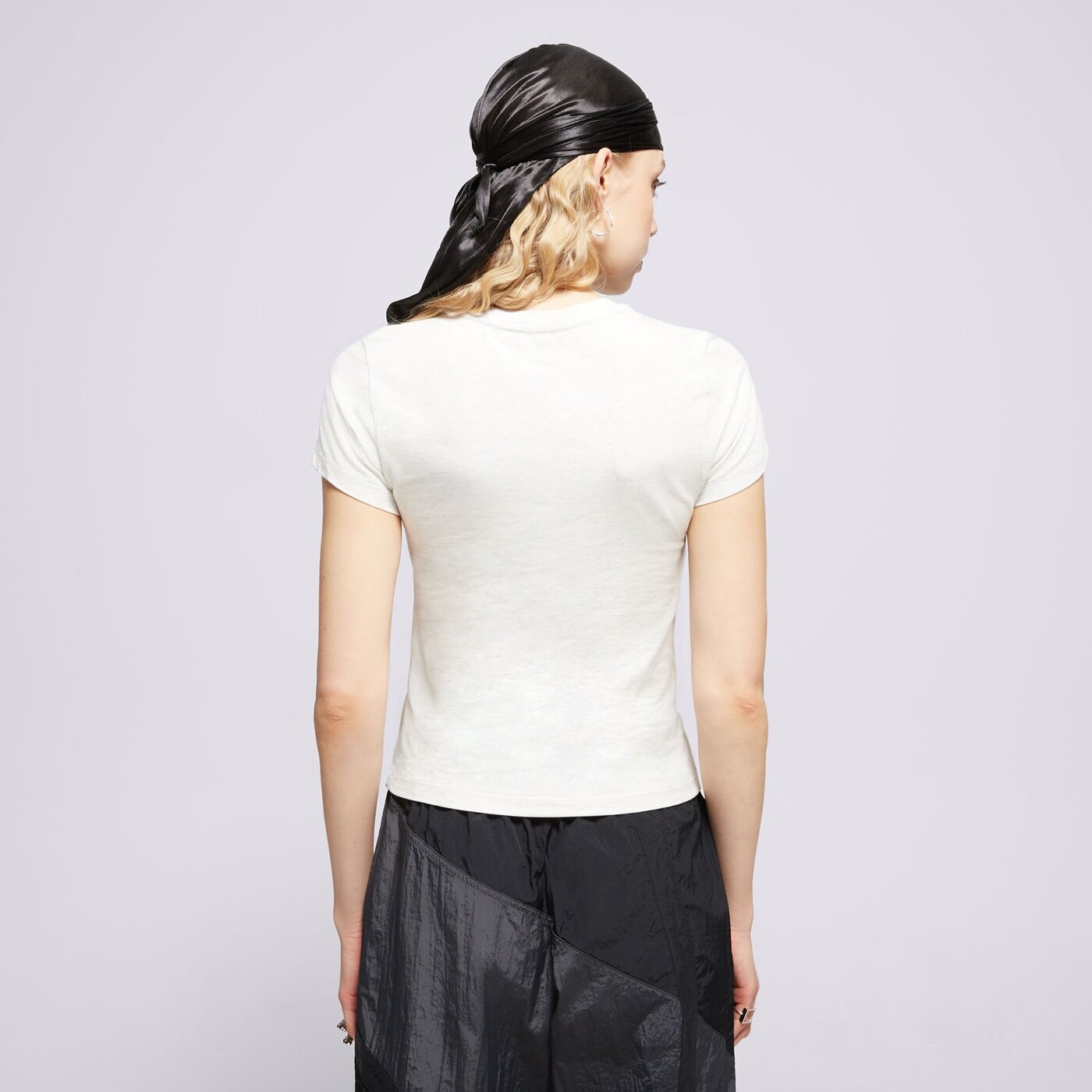 Дамска тениска NIKE ТЕНИСКА W NSW SS SLIM TEE PNX GRX ib2444-051 цвят бял