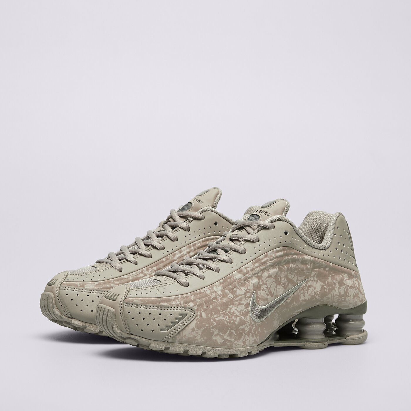 Дамски маратонки NIKE W SHOX R4 hv0934-001 цвят сив