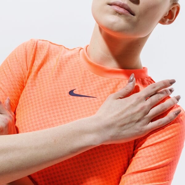 Дамска тениска NIKE ТЕНИСКА SPORTSWEAR ICON CLASH cz8176-854 цвят оранжев