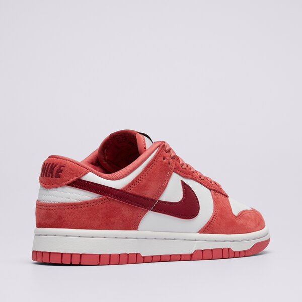 Дамски маратонки NIKE DUNK LOW  fq7056-100 цвят червен