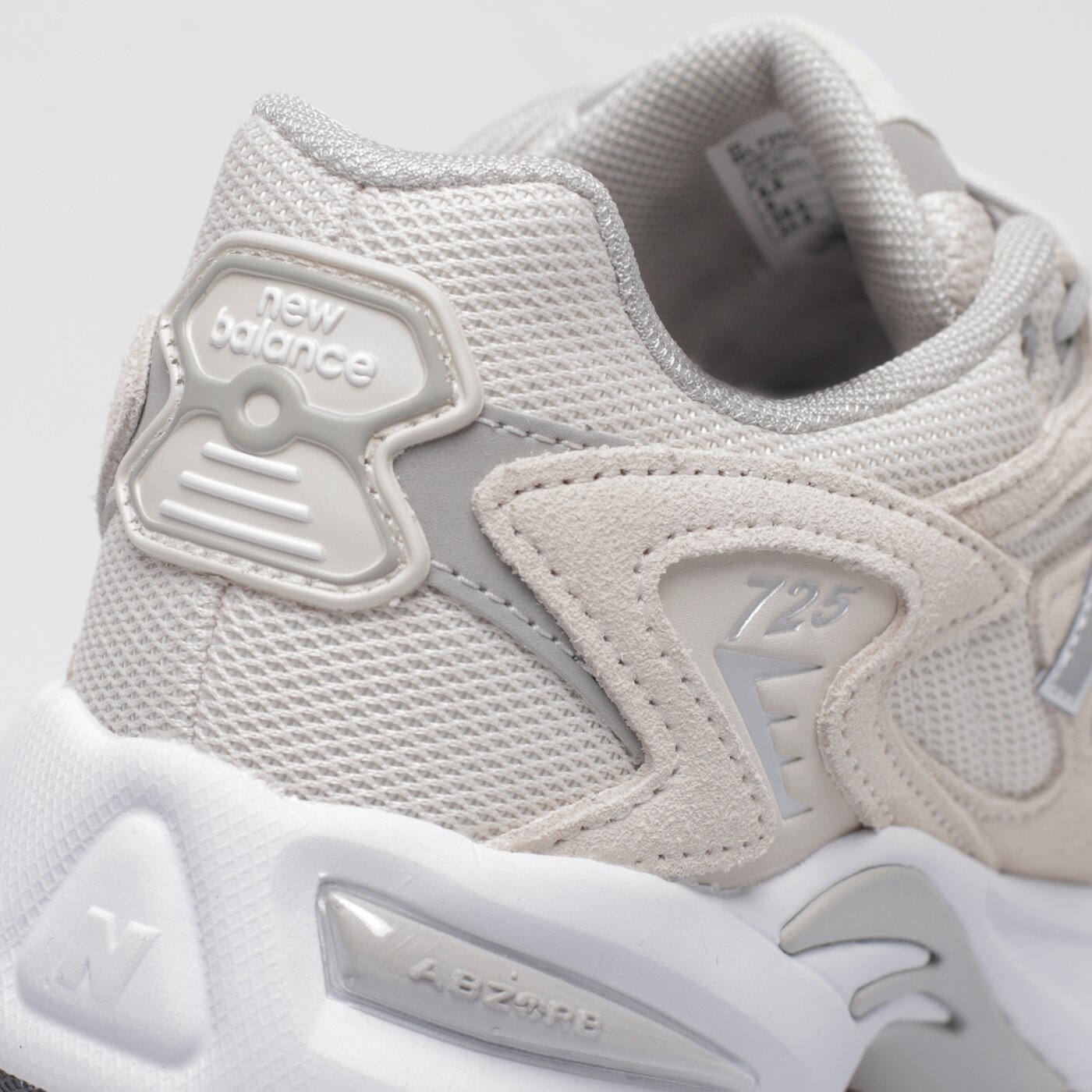 Дамски маратонки NEW BALANCE 725  ml725g цвят бежов