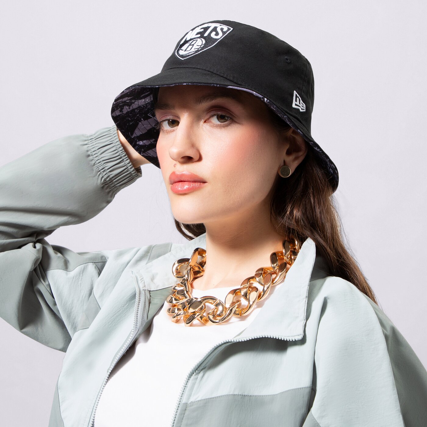  NEW ERA ИДИОТКА PRINT INFILL BUCKET NETS BROOKLYN NETS 60298687 цвят черен