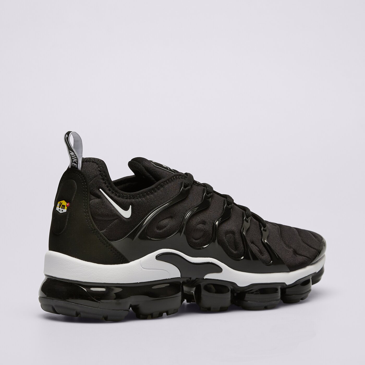 Мъжки маратонки NIKE AIR VAPORMAX PLUS 924453-011 цвят черен