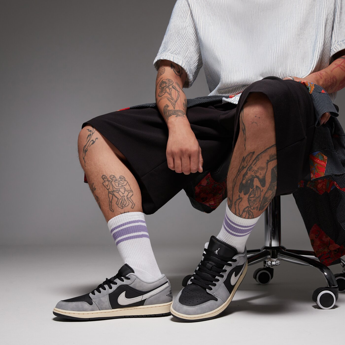 Мъжки маратонки AIR JORDAN 1 LOW SE  hq2010-012 цвят сив