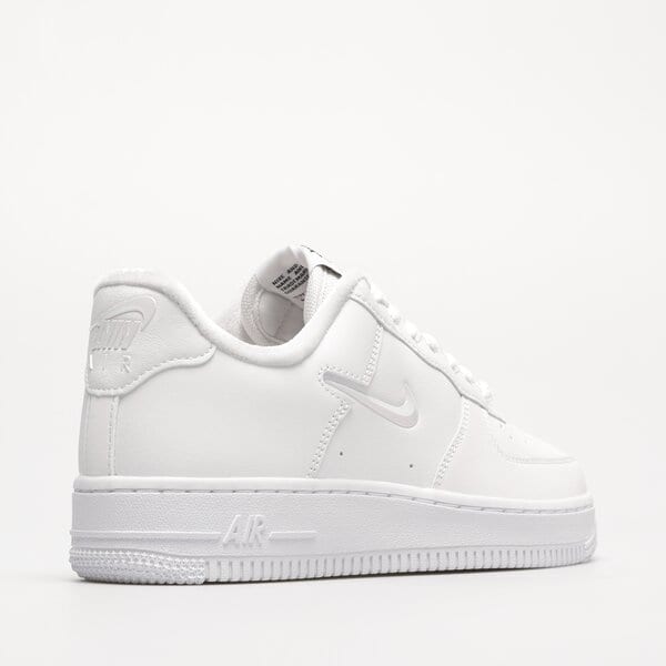 Дамски маратонки NIKE WMNS AIR FORCE 1 '07 SE fb8251-100 цвят бял