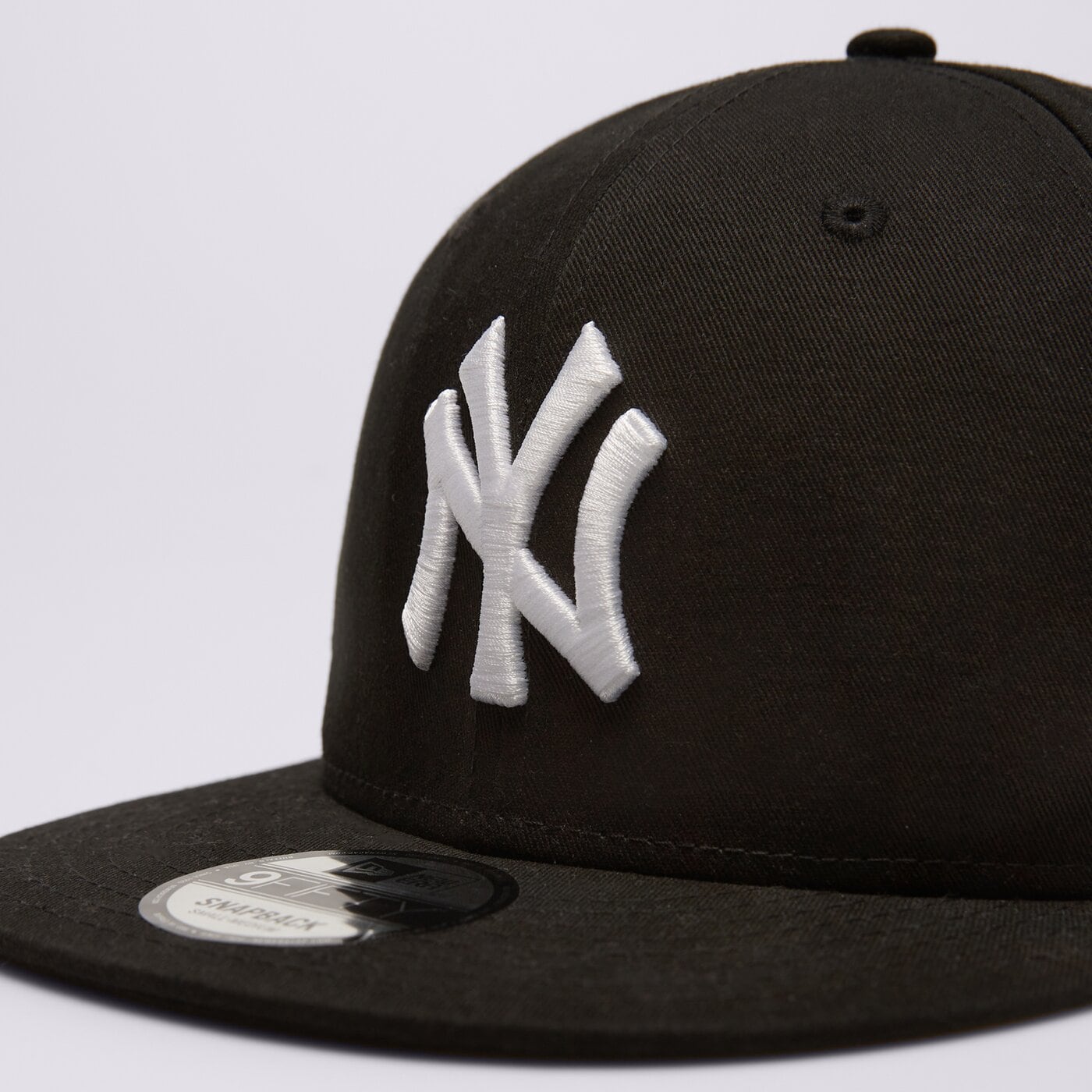 Дамска шапка с козирка NEW ERA MLB NEW YORK YANKEES 9FIFTY SNAPBACK CAP BASIC 9FIFT 11180833 цвят черен