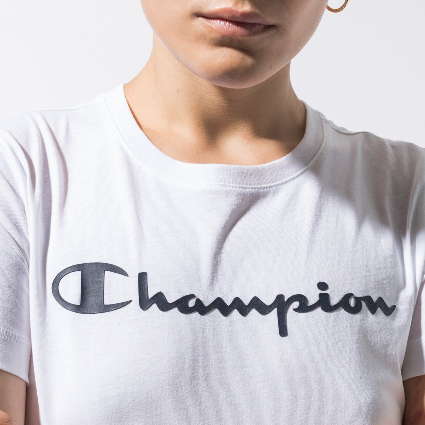 Дамска тениска CHAMPION ТЕНИСКА CREWNECK ТЕНИСКА 113223ww001 цвят бял