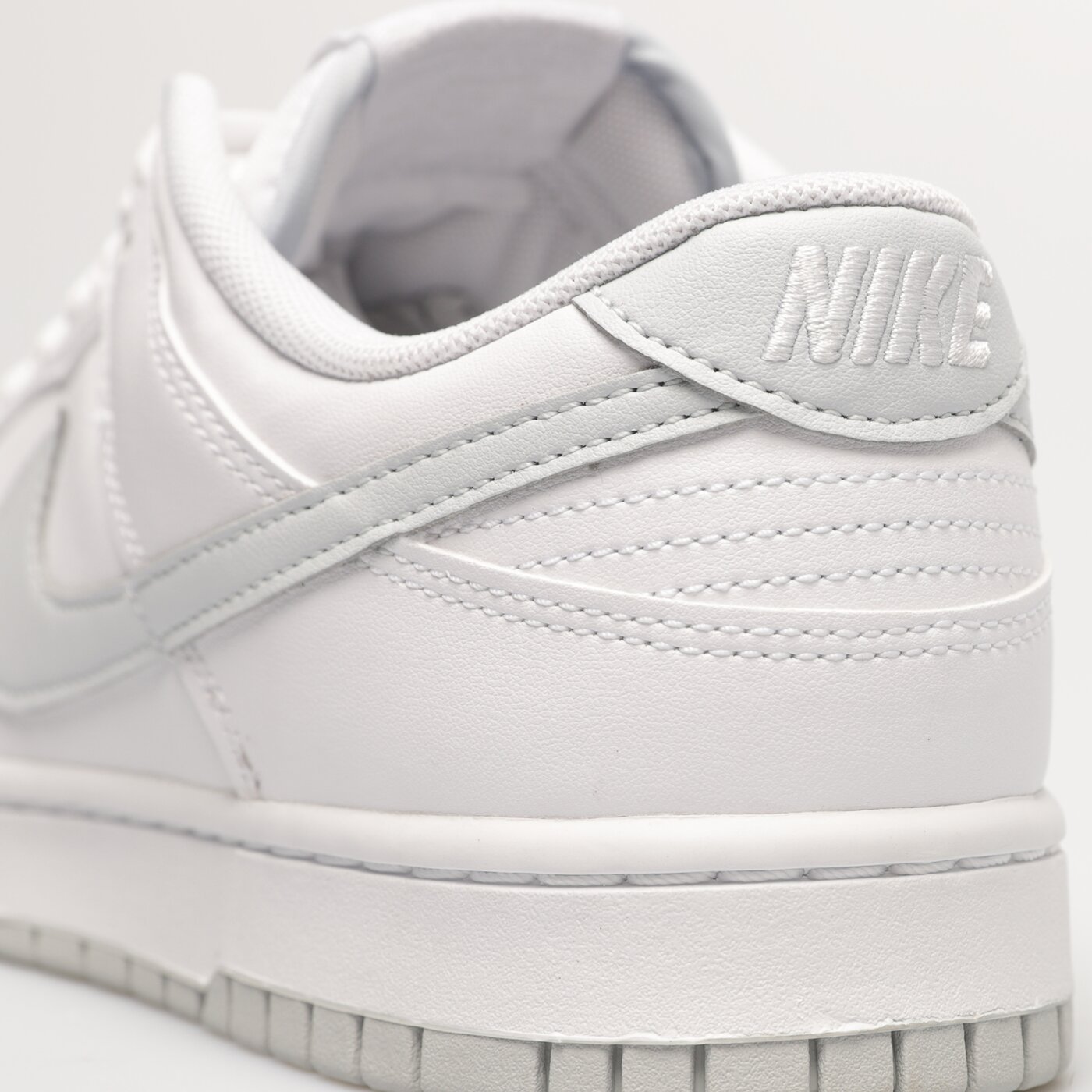 Мъжки маратонки NIKE DUNK LOW RETRO dv0831-101 цвят бял