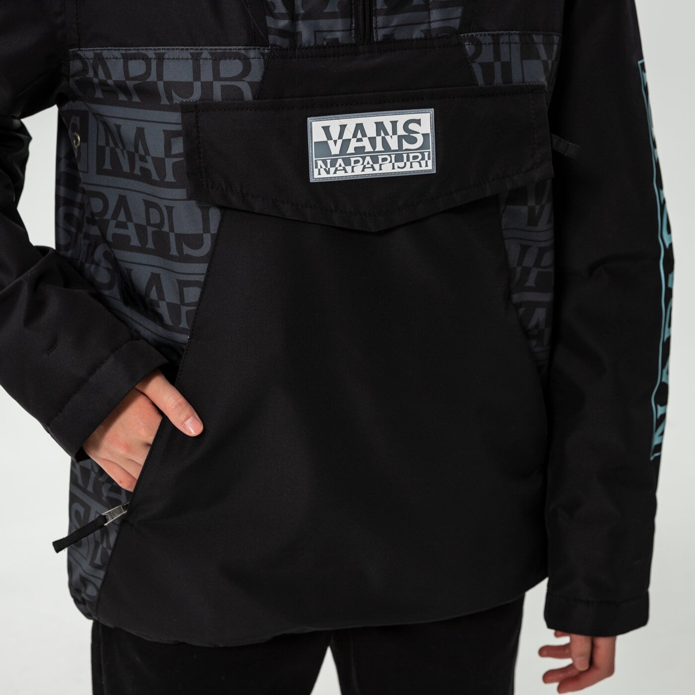 Дамско зимно яке VANS ЯКЕ ЗИМНО WM VANS X NAPAPIJRI ANORAK vn0a53wxblk1 цвят черен