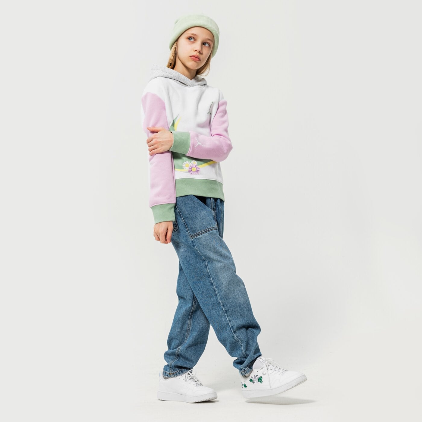 Детски суичър JORDAN СУИТЧЪР С КАЧУЛКА JORDAN WRAP PULLOVER GIRL 45b319-001 цвят бял